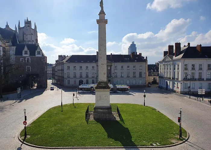 Le 1825, Une Suite Luxueuse Au Coeur De La Ville